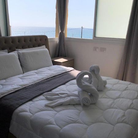 Hotel Room Service Бат-Ям Екстер'єр фото
